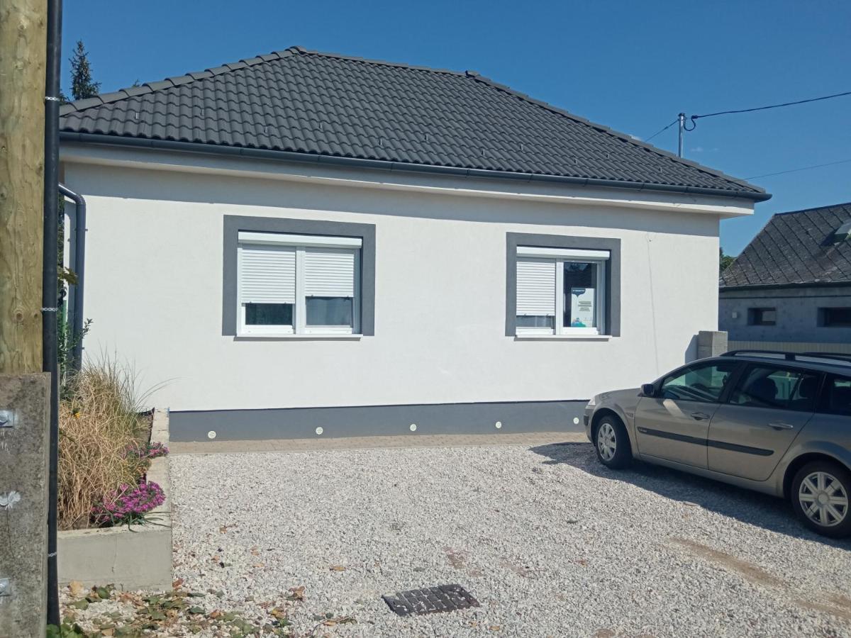 Kiss-Szollosi Vendeghaz II Lola Debrecen Exteriör bild