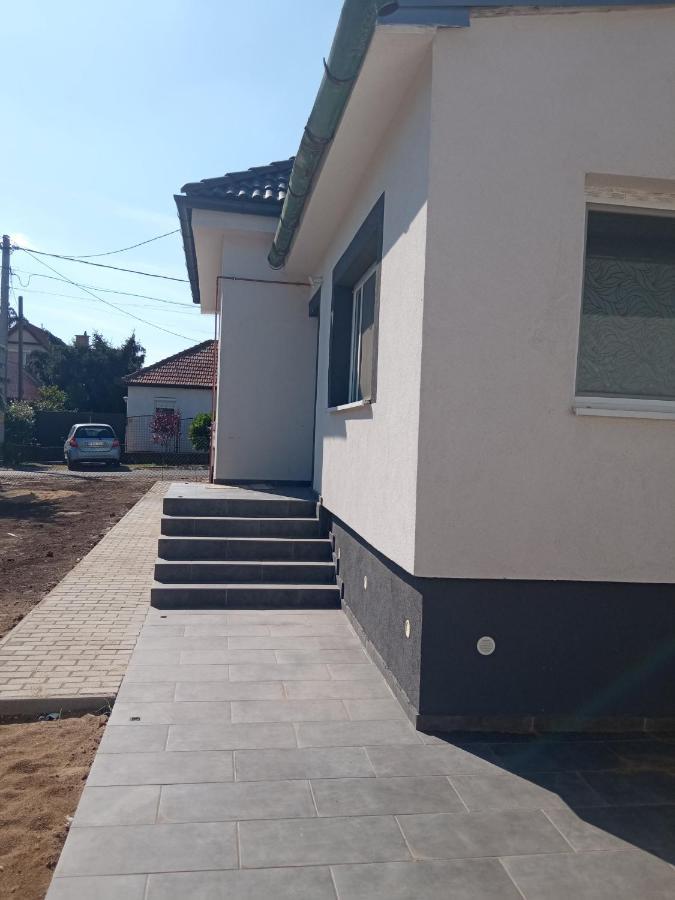 Kiss-Szollosi Vendeghaz II Lola Debrecen Exteriör bild